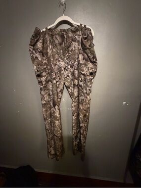 Men's Taupe Camouflage Cargo Pants with Multiple Pockets